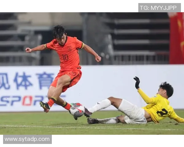 韩国U17足球队迎战安哥拉队争夺国际青年赛冠军荣耀